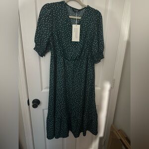 Woman’s size 10 green with white dots